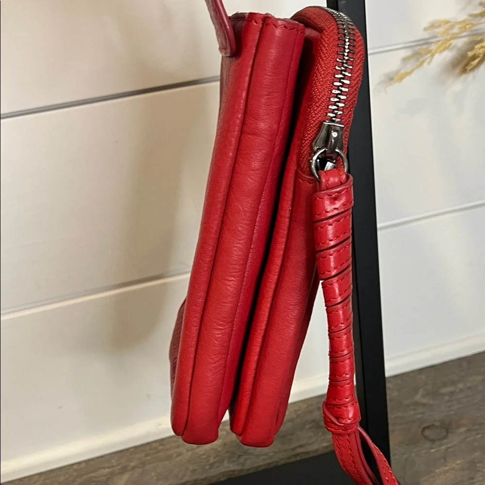 Vince Camuto Cory Sangaria Red Leather Cell Phone Wallet Crossbody Bag - Picture 8 of 14